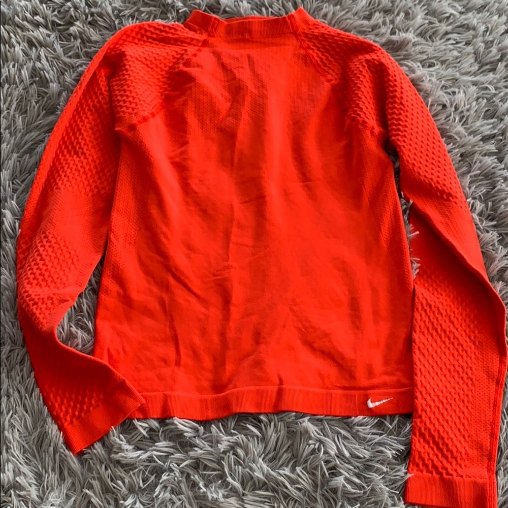 Nike XS Women Red Long sleeved Top